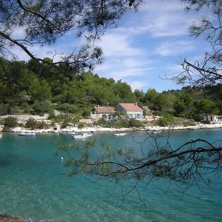 Castle Lussin Daire *